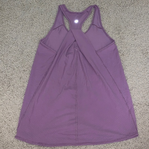Lululemon workout top - Picture 2 of 3
